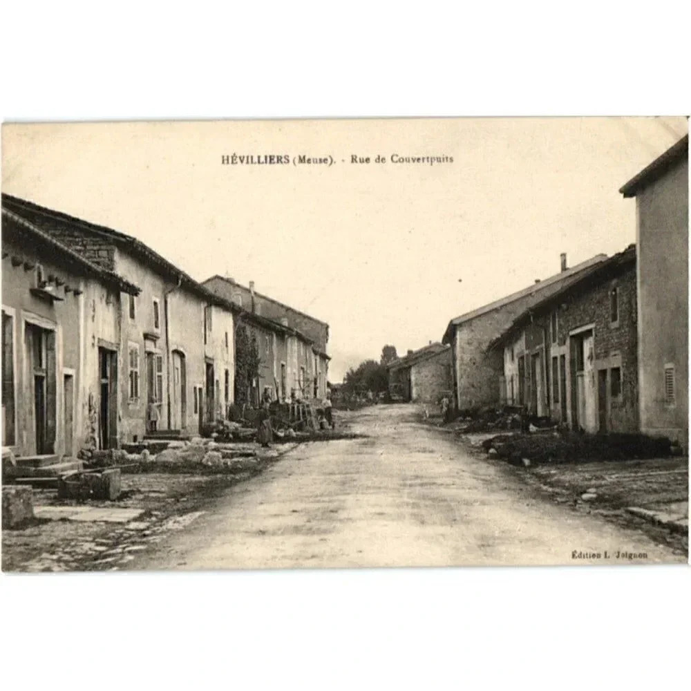 HÉVILLIERS (Meuse). Rue de Couvertpuits Postcard- Meuse, France Postcard